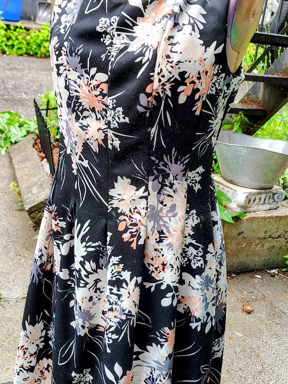karin sStevens Black Sleeveless Midi Dress with Peach & White Floral Print